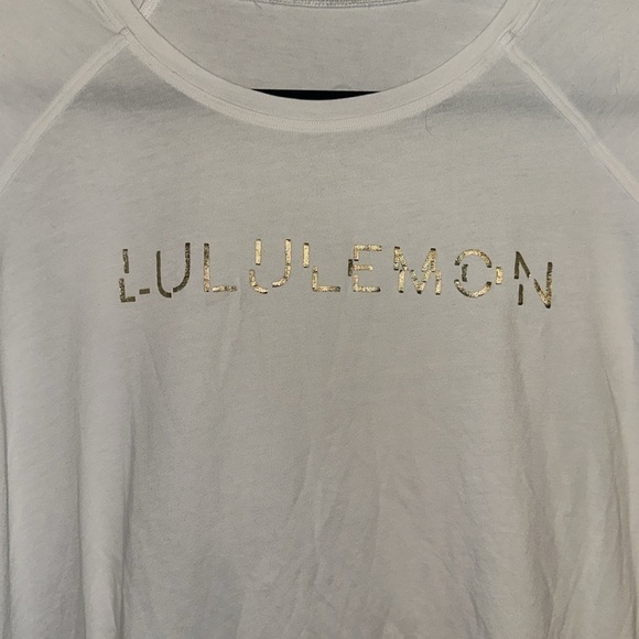 Lululemon Emerald Long Sleeve *Lunar New Year size 6 Bin E - Picture 2 of 11